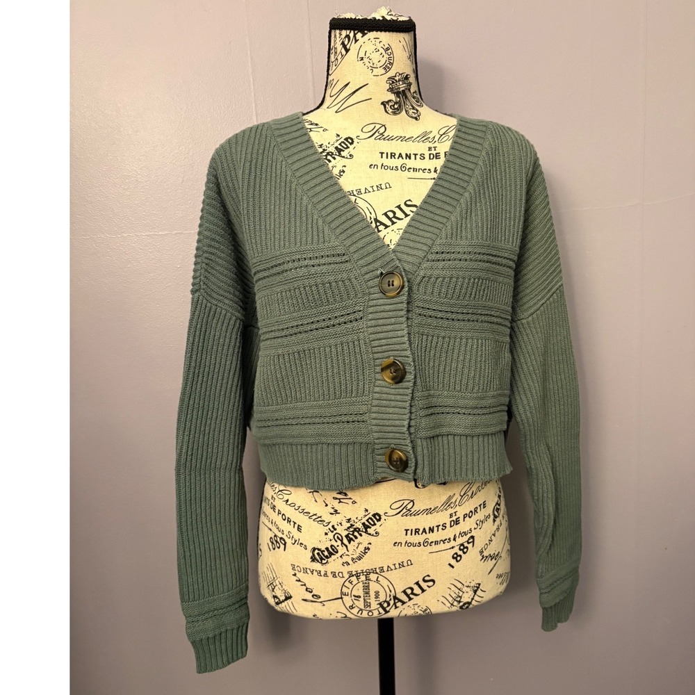 Aeropostale Sage Green Ribbed Cropped Cardigan Sweater Small V-Neck Button Small